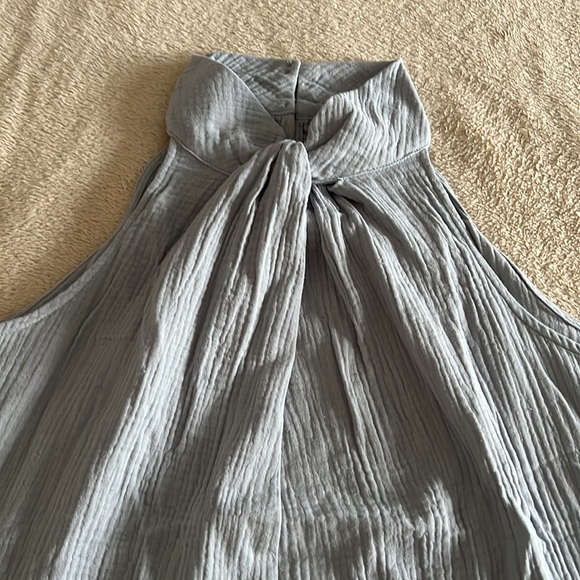 Listicle Halter Top - Size Small NWT - Picture 2 of 10